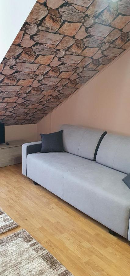 Vénusz Apartman Cserkeszőlő Zewnętrze zdjęcie