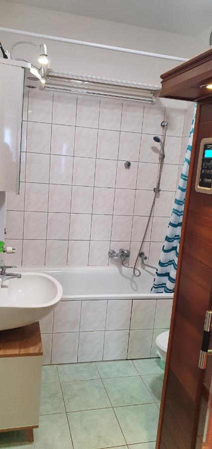Vénusz Apartman Cserkeszőlő Zewnętrze zdjęcie